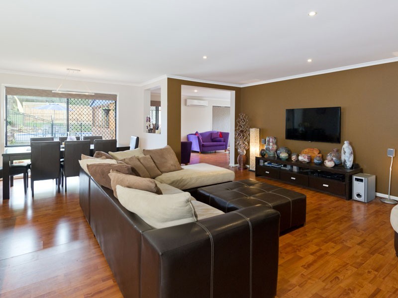 7 Sanson Place, Mount Crosby QLD 4306