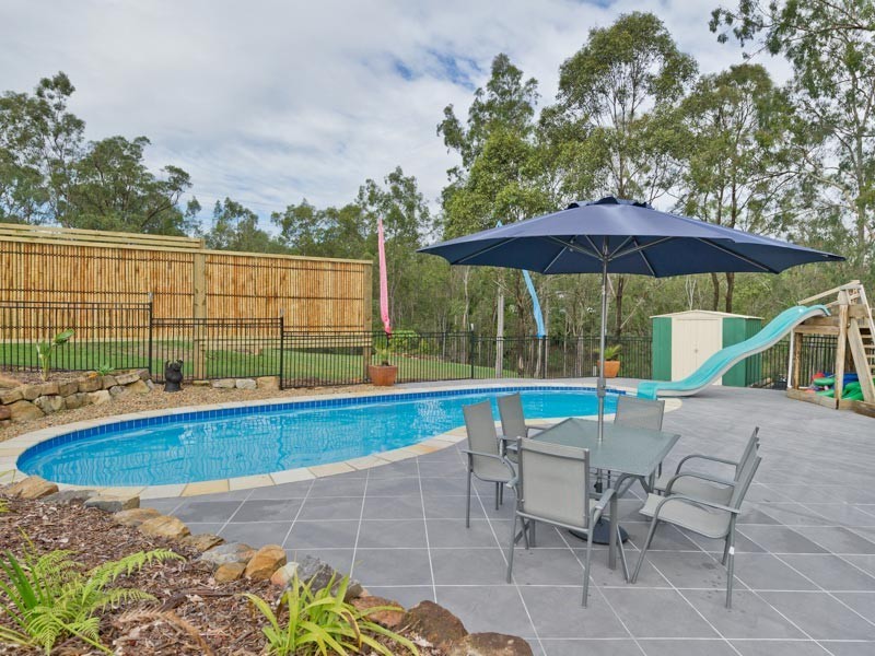 7 Sanson Place, Mount Crosby QLD 4306