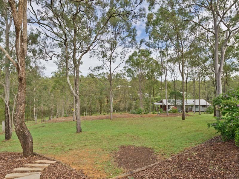 7 Sanson Place, Mount Crosby QLD 4306