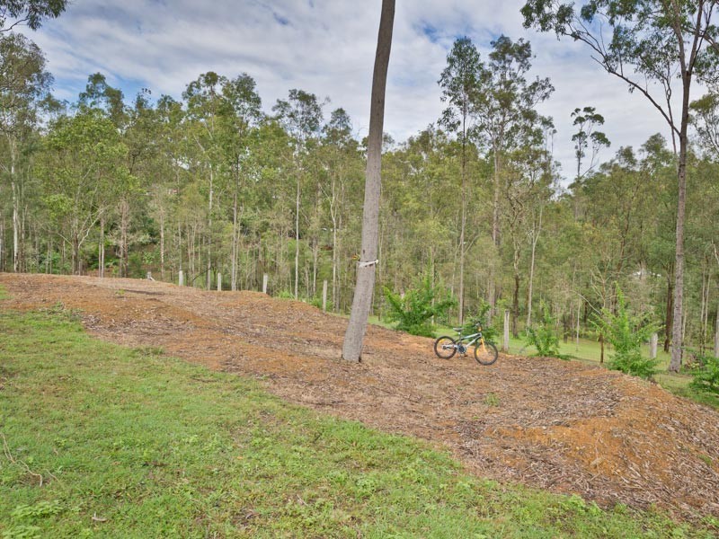 7 Sanson Place, Mount Crosby QLD 4306