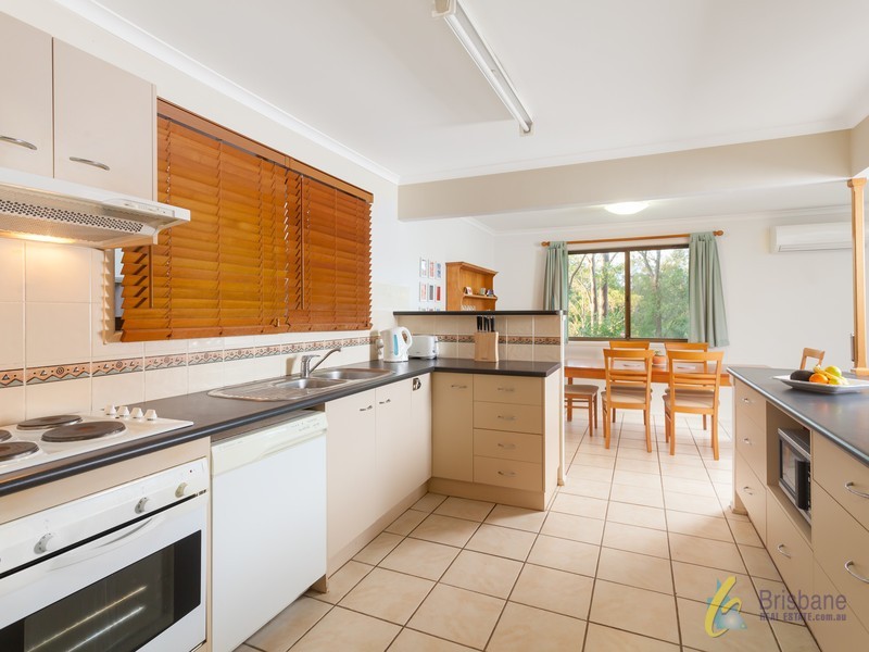 37 Chapel Hill Road, Chapel Hill QLD 4069