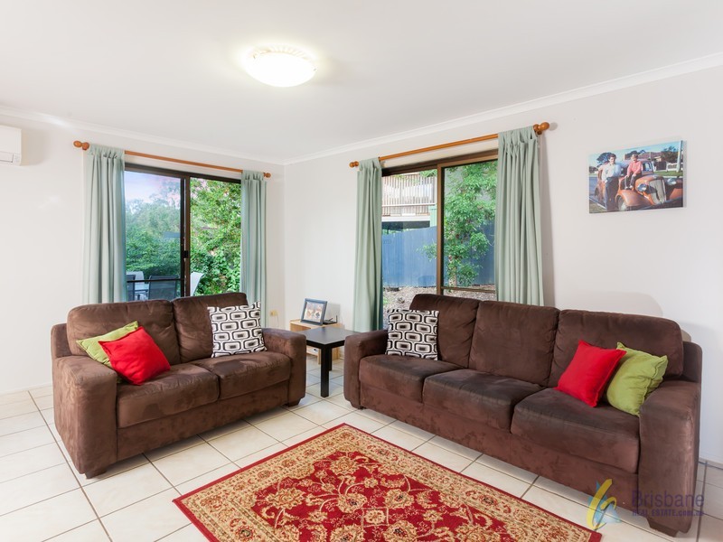 37 Chapel Hill Road, Chapel Hill QLD 4069