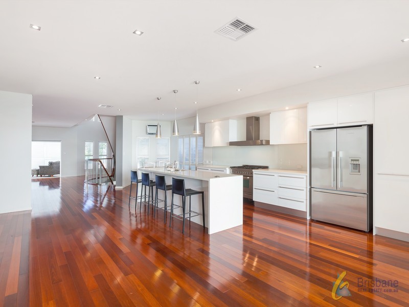 21 Lynell Street, Hamilton QLD 4007