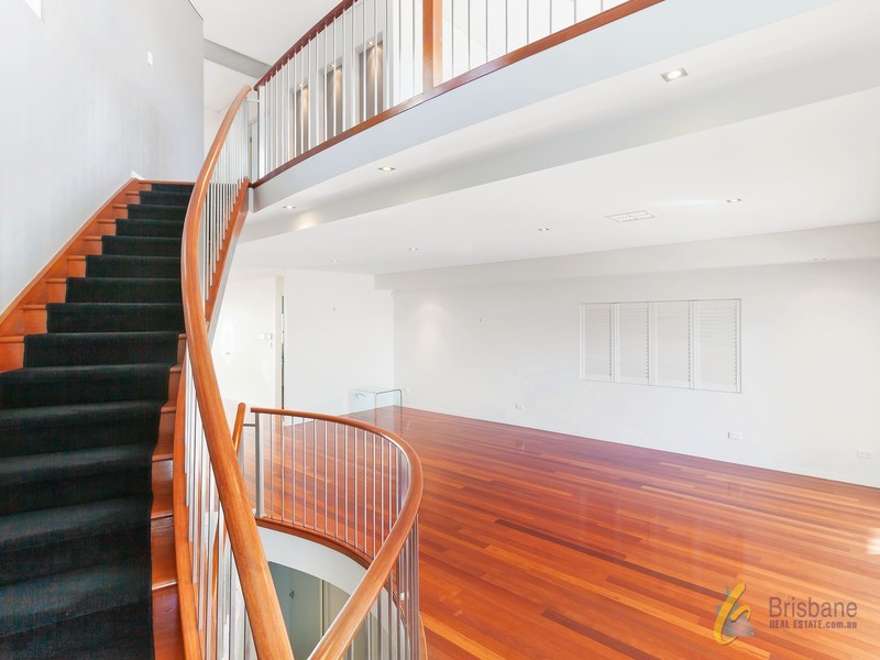 21 Lynell Street, Hamilton QLD 4007