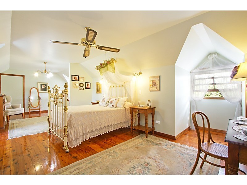 1047 Mount Crosby Rd, Karana Downs QLD 4306