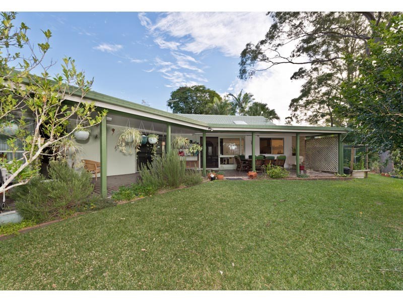 33 Gleneagle Street, Kenmore QLD 4069