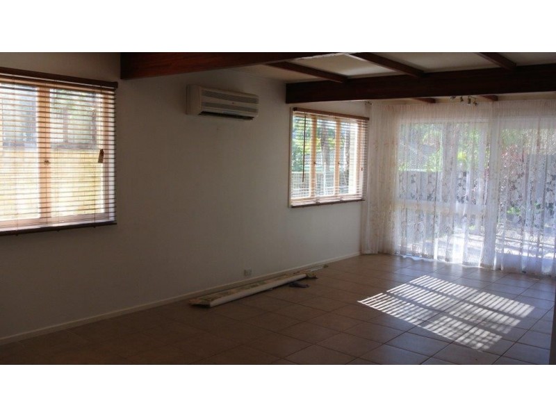16 Harvard Street, Kenmore QLD 4069