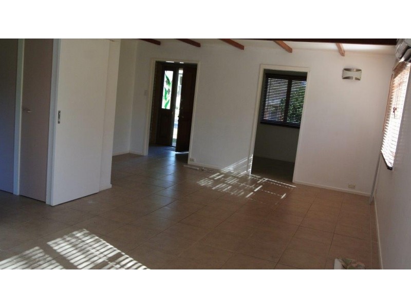16 Harvard Street, Kenmore QLD 4069