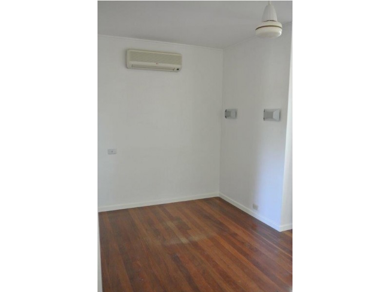 16 Harvard Street, Kenmore QLD 4069