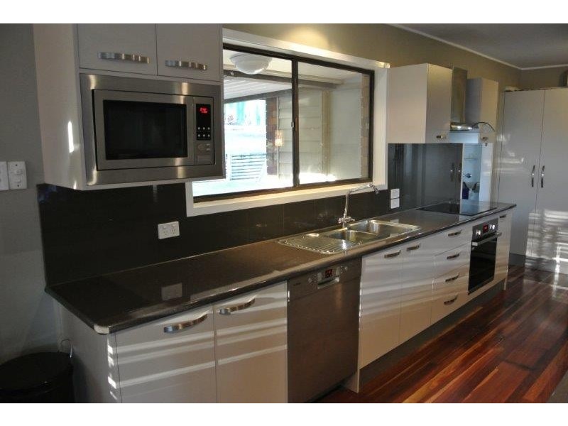 1 Twilight Street, Kenmore QLD 4069