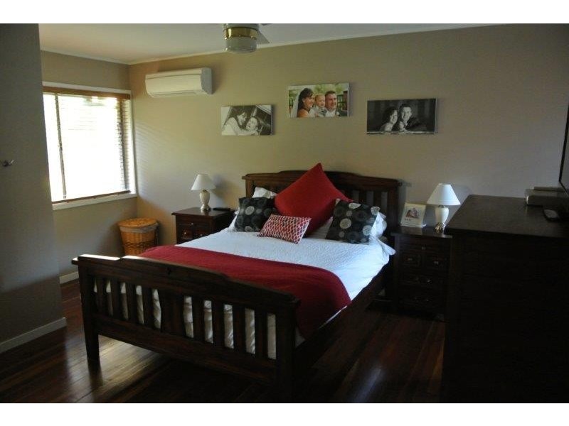 1 Twilight Street, Kenmore QLD 4069