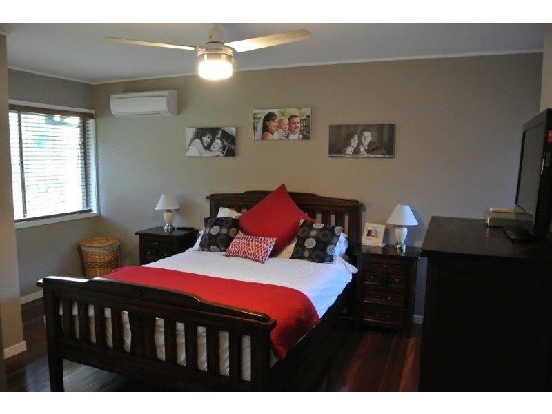 1 Twilight Street, Kenmore QLD 4069