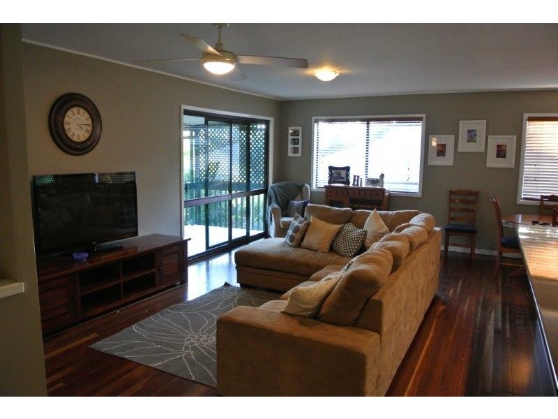 1 Twilight Street, Kenmore QLD 4069