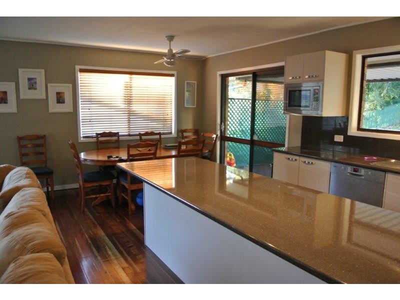 1 Twilight Street, Kenmore QLD 4069