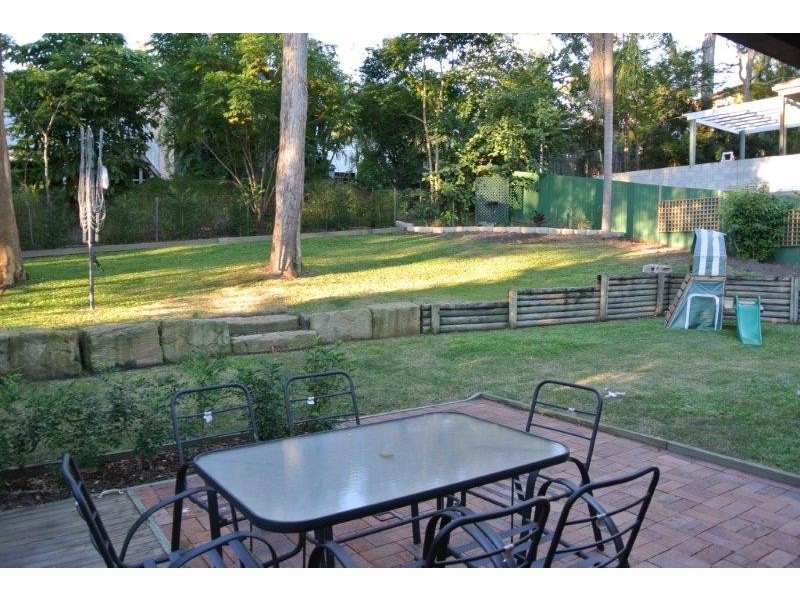 1 Twilight Street, Kenmore QLD 4069