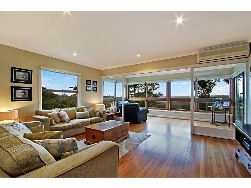 10 Aberfeldy Street, Kenmore QLD 4069