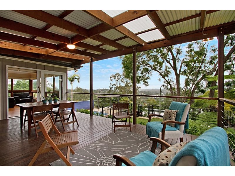 10 Aberfeldy Street, Kenmore QLD 4069