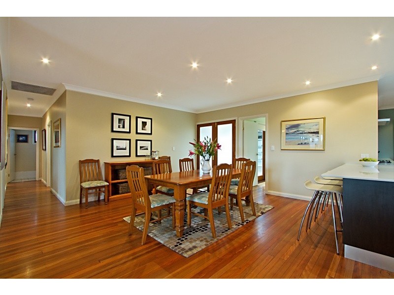 10 Aberfeldy Street, Kenmore QLD 4069