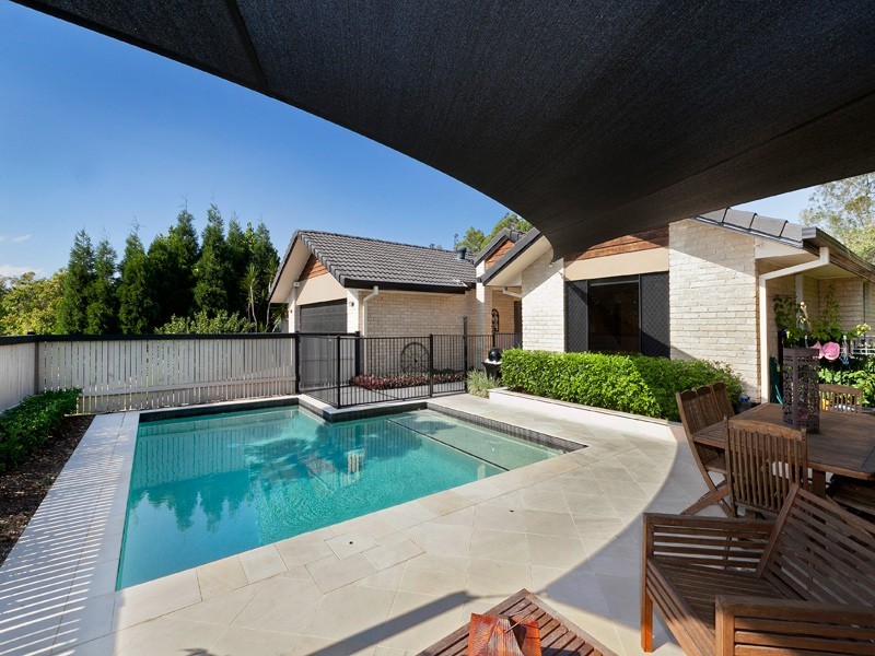 16 Saffron Place, Seventeen Mile Rocks QLD 4073