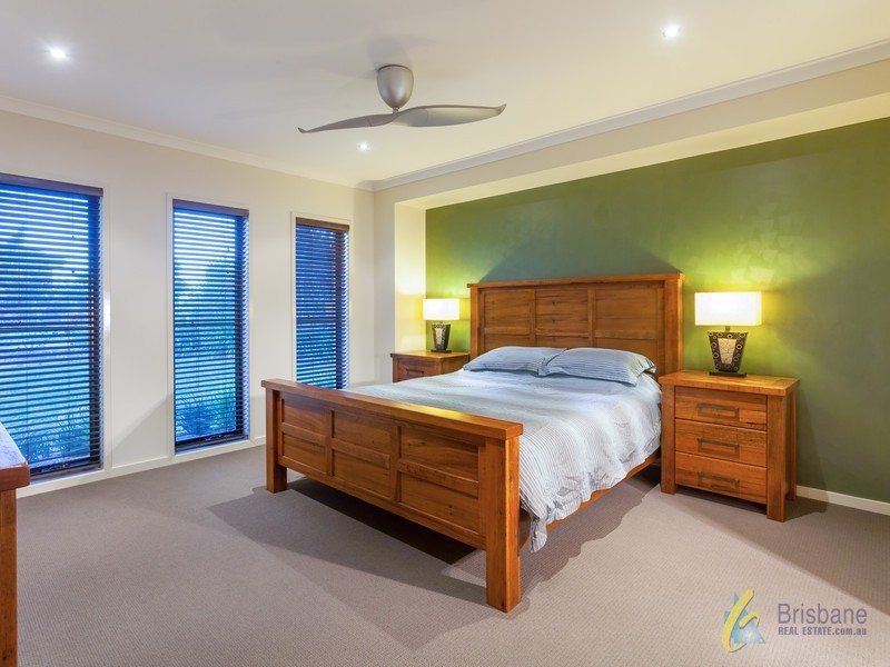 4 Redwood Street, Moggill QLD 4070