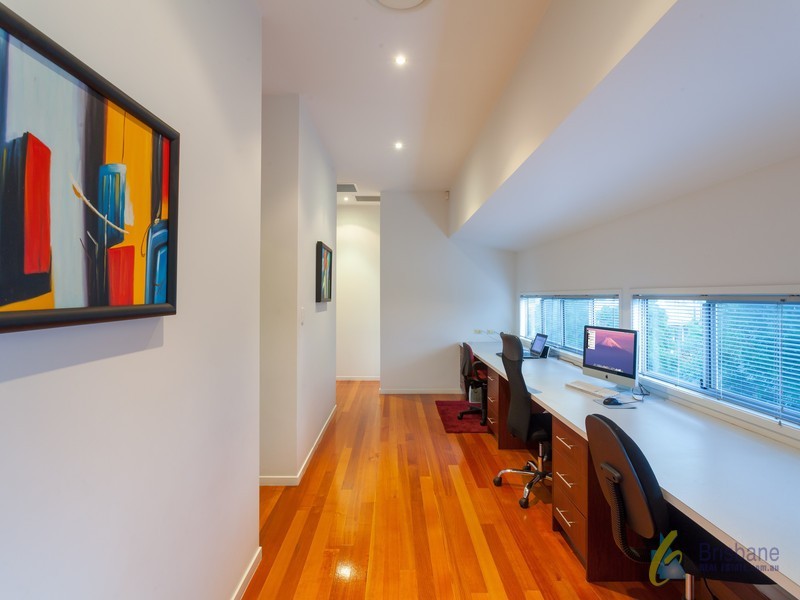51 Burdekin Dr, Sinnamon Park QLD 4073