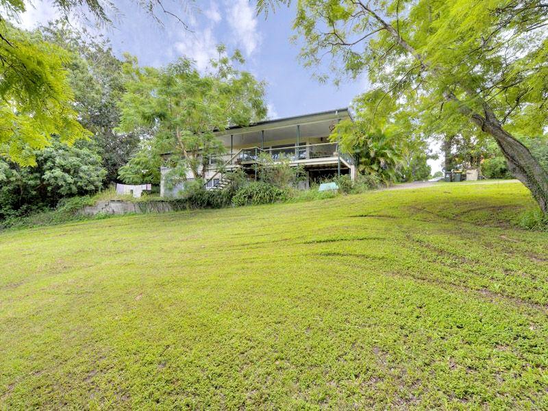 6 Royston Street, Brookfield QLD 4069