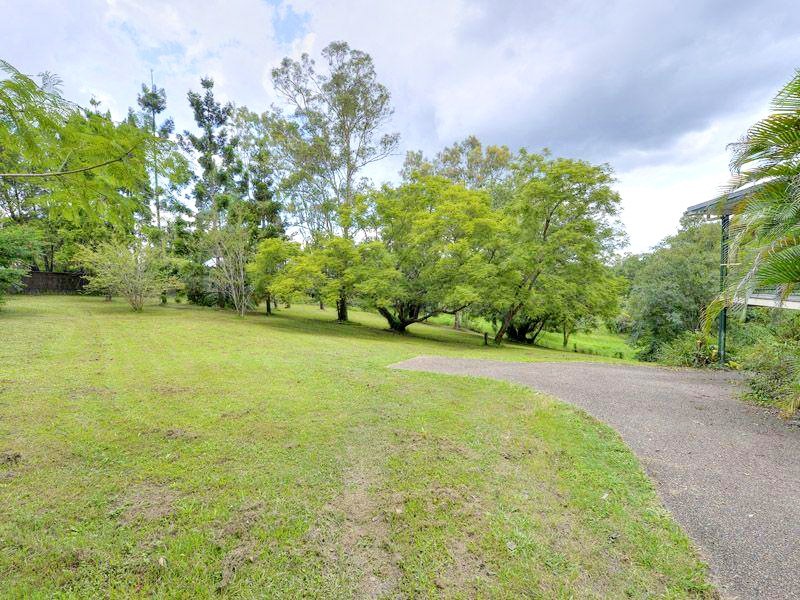 6 Royston Street, Brookfield QLD 4069