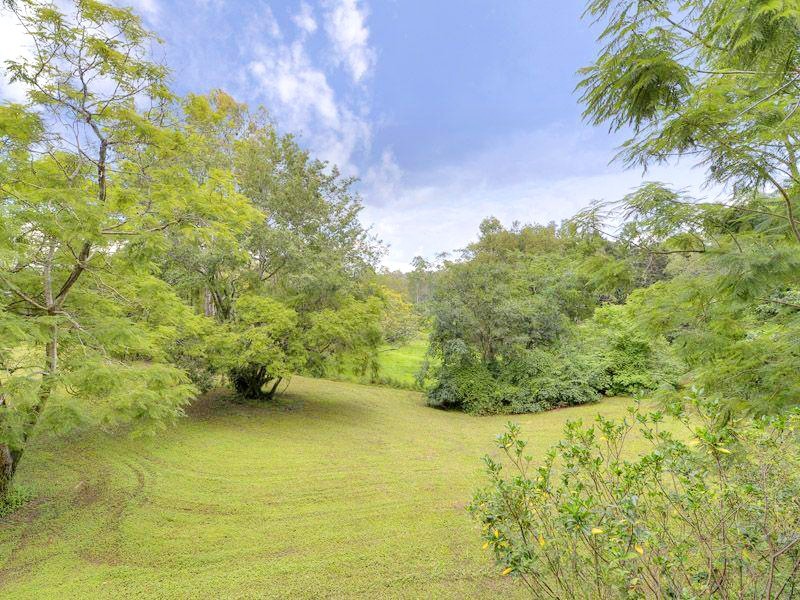 6 Royston Street, Brookfield QLD 4069