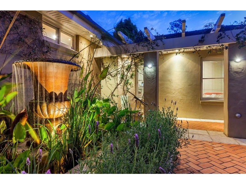 183 Hawken Drive, St Lucia QLD 4067