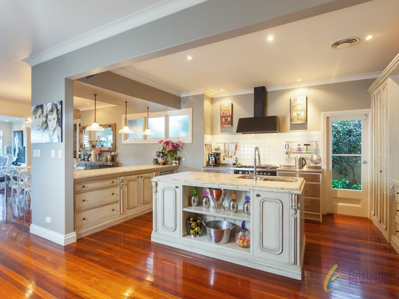 183 Hawken Drive, St Lucia QLD 4067