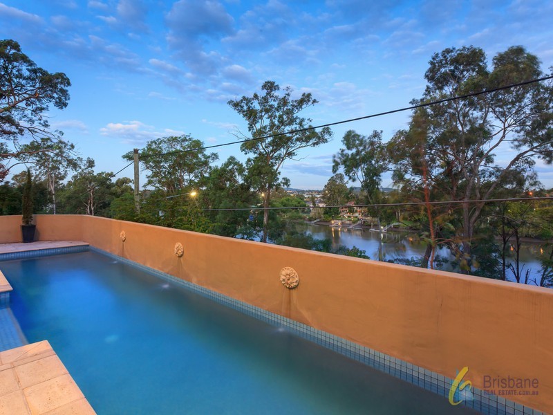 183 Hawken Drive, St Lucia QLD 4067