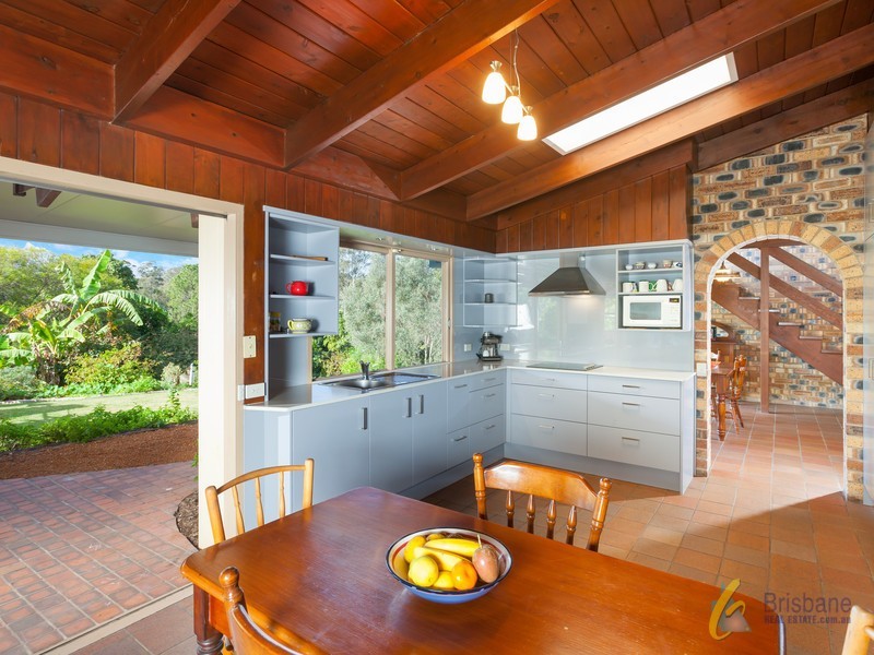 103 Pinjarra Road, Pinjarra Hills QLD 4069