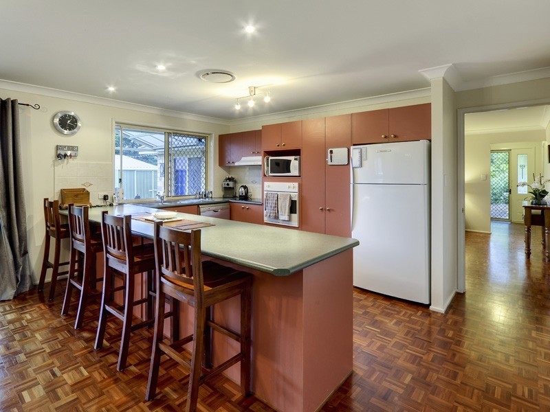 40 College Road, Karana Downs QLD 4306