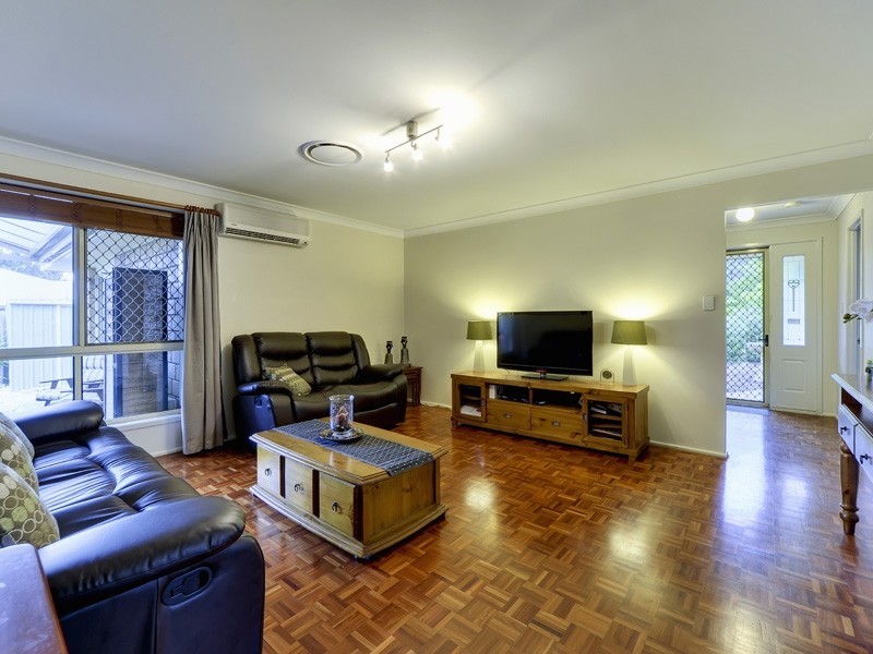 40 College Road, Karana Downs QLD 4306