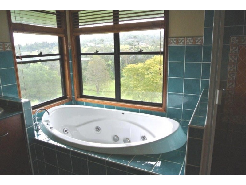 25 Woodward Place, Pullenvale QLD 4069