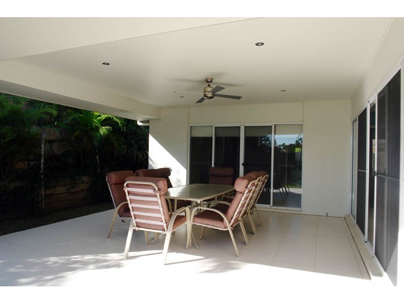 17 Highland Drive, Seventeen Mile Rocks QLD 4073
