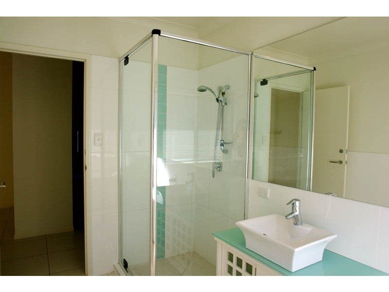 17 Highland Drive, Seventeen Mile Rocks QLD 4073