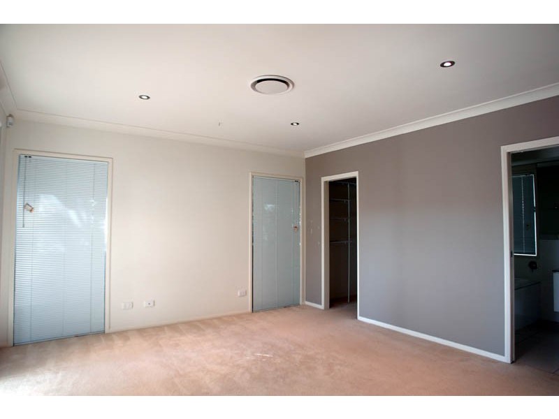 17 Highland Drive, Seventeen Mile Rocks QLD 4073