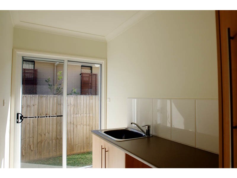 17 Highland Drive, Seventeen Mile Rocks QLD 4073