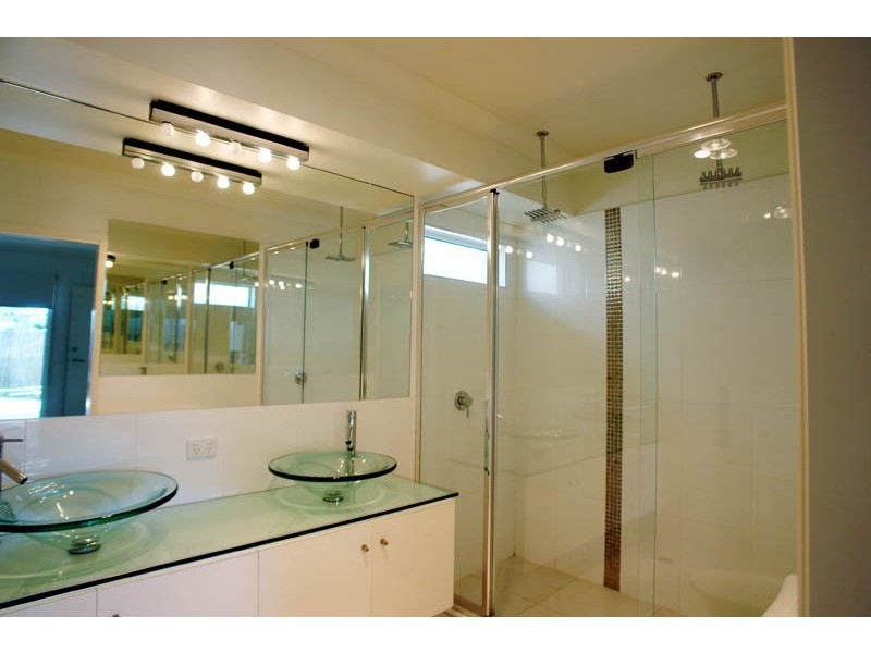 17 Highland Drive, Seventeen Mile Rocks QLD 4073