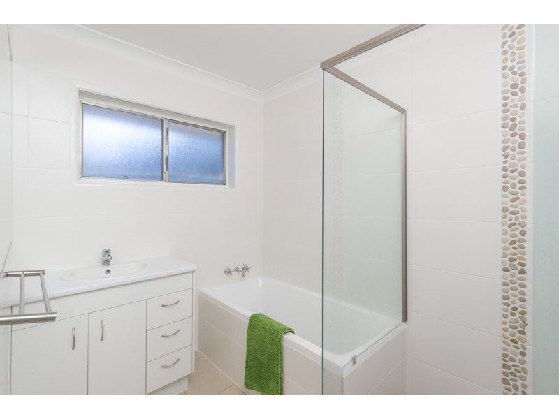 62 Dumbarton Drive, Kenmore QLD 4069