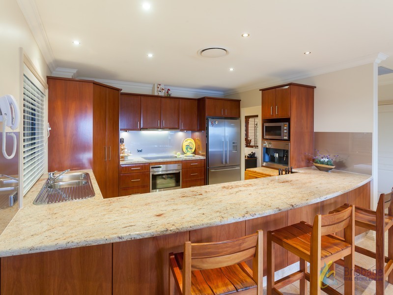 119 Gibson Crescent, Bellbowrie QLD 4070