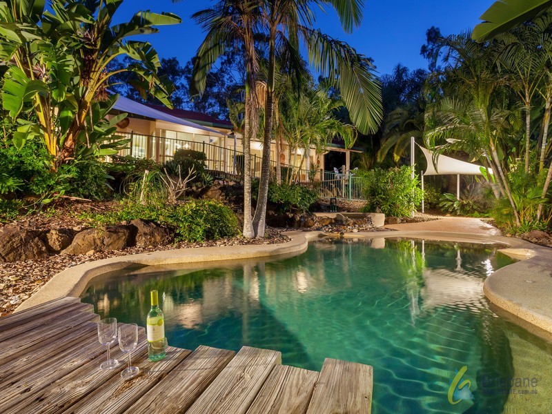 9 Pine County Place, Bellbowrie QLD 4070