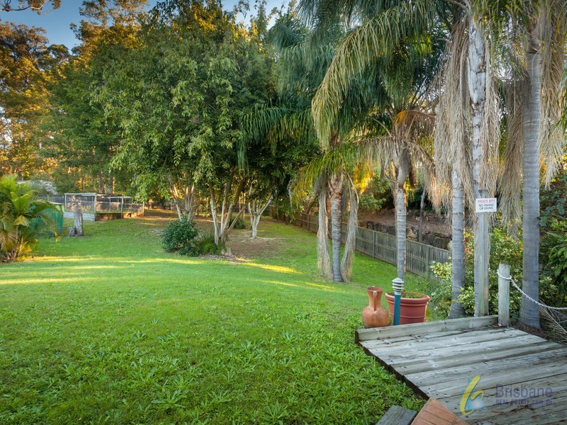 9 Pine County Place, Bellbowrie QLD 4070