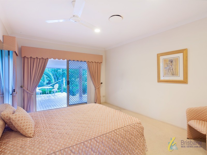 9 Pine County Place, Bellbowrie QLD 4070