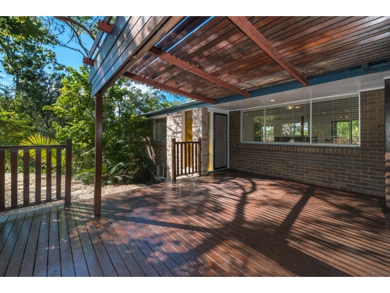 6 Neptune Street, Chapel Hill QLD 4069