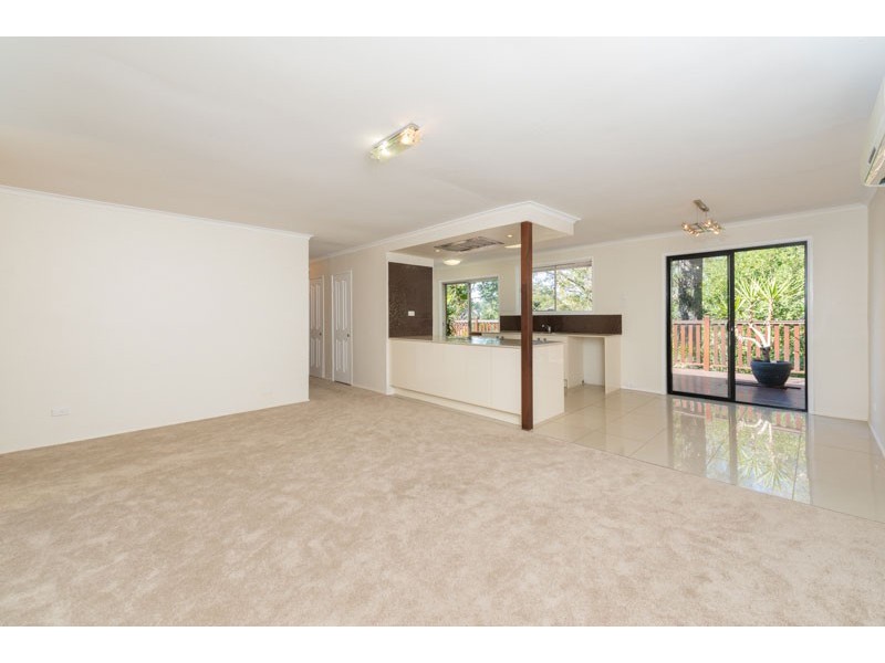 6 Neptune Street, Chapel Hill QLD 4069