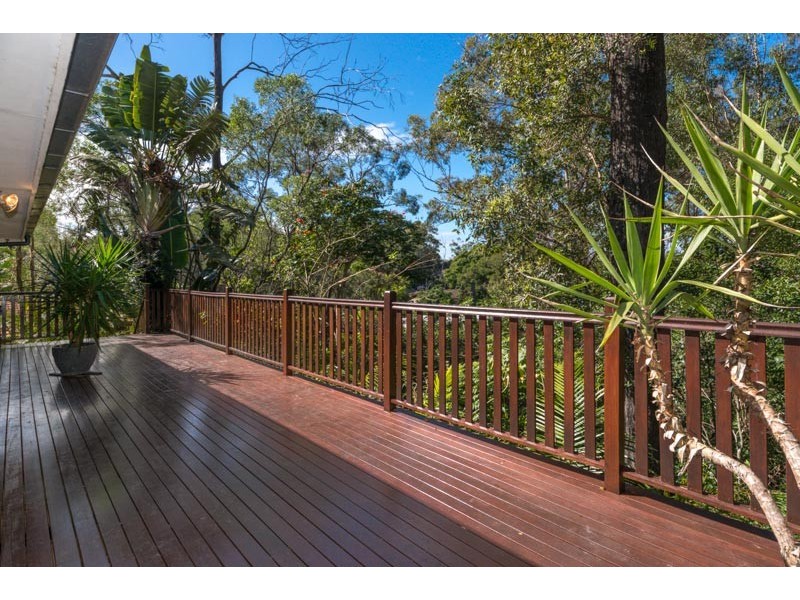 6 Neptune Street, Chapel Hill QLD 4069