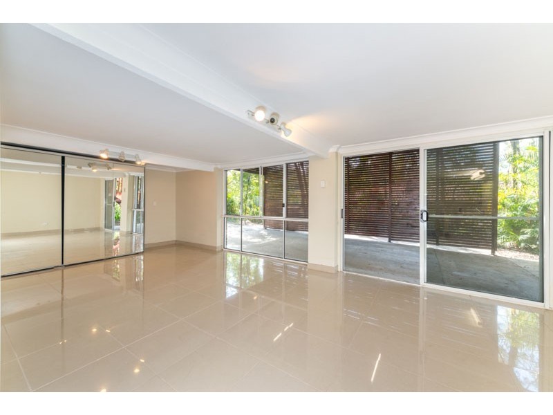 6 Neptune Street, Chapel Hill QLD 4069