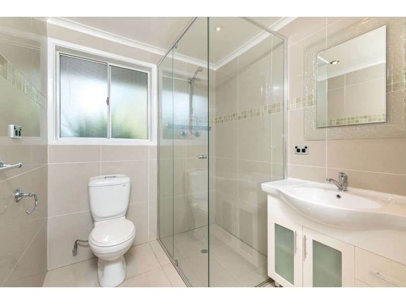 6 Neptune Street, Chapel Hill QLD 4069